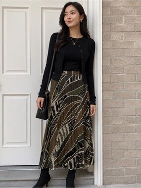 Zara Olive, Black & Cream Abstract Midi Skirt